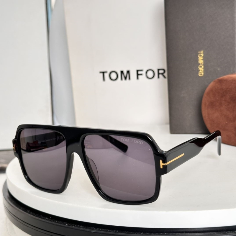 TOM FORD